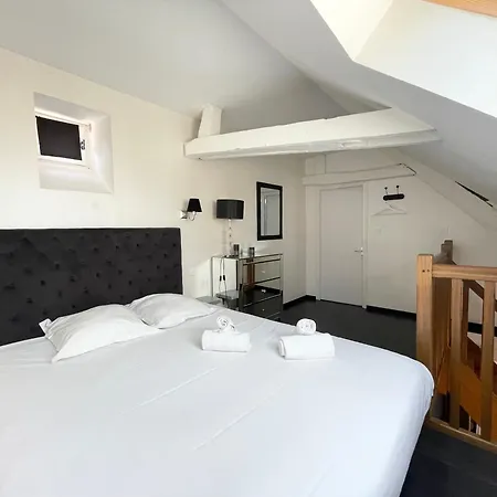 Pouchkine Duplex Au 1er Etage Centre Jardin Amenage Commun Proche Des Plages Du Debarquement Parking Gratuit A Proximite 贝叶